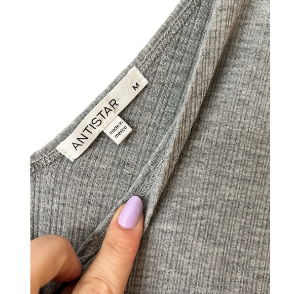 Anti star - Heathered Grey Crossover Front Sleeveless Top - Ladies Medium - Picture 3 of 3